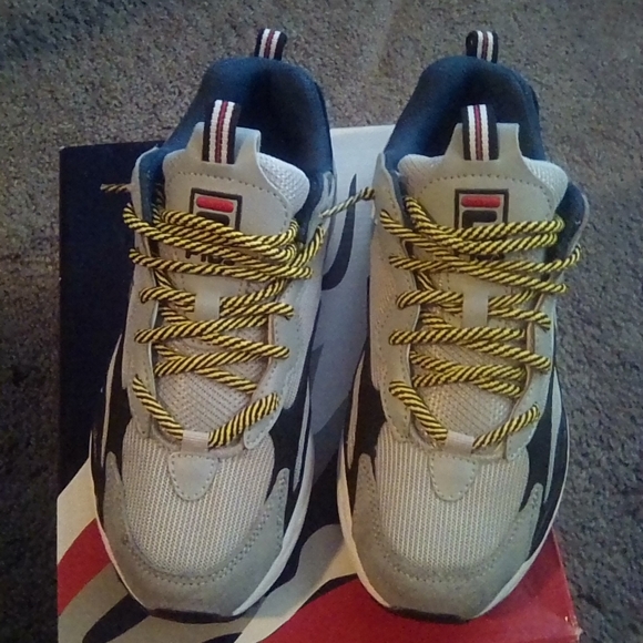 FILA KIDS RAY TRACER SHOES SIZE 5.5 GRAY - Picture 4 of 11